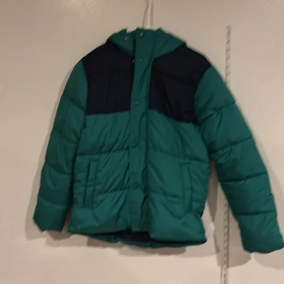 Amazon Essentials Boys Heavyweight Hooded Puffer Jacket Green Navy Color Block - Picture 8 of 15
